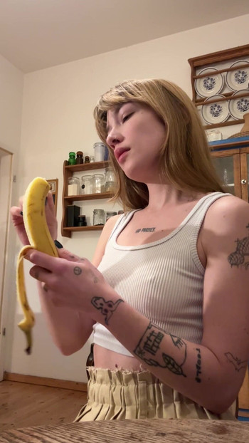 naughty girl looking for some naughty boys