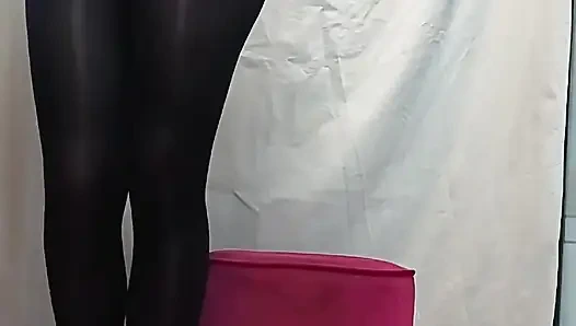 Su bana akırken amcığımdaki vibratör ve götümdeki şişirilmiş tıkaç