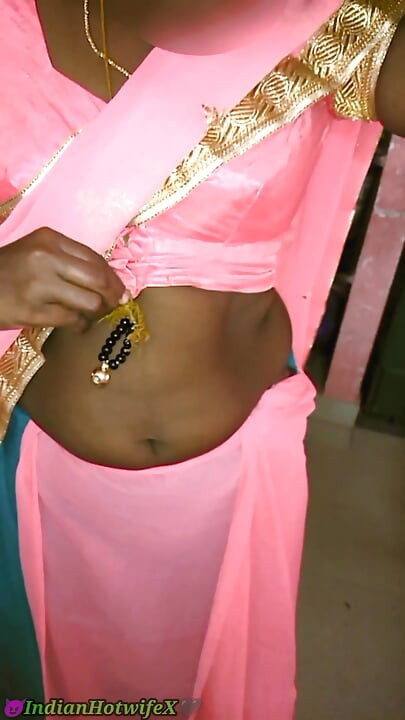 Dusky Tamil supruga Renu 's Saree & hard jebana od strane bika, cuck watches! Indianhotwifex