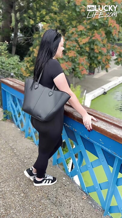 Busty baddie klara devine có một móc hoang dã