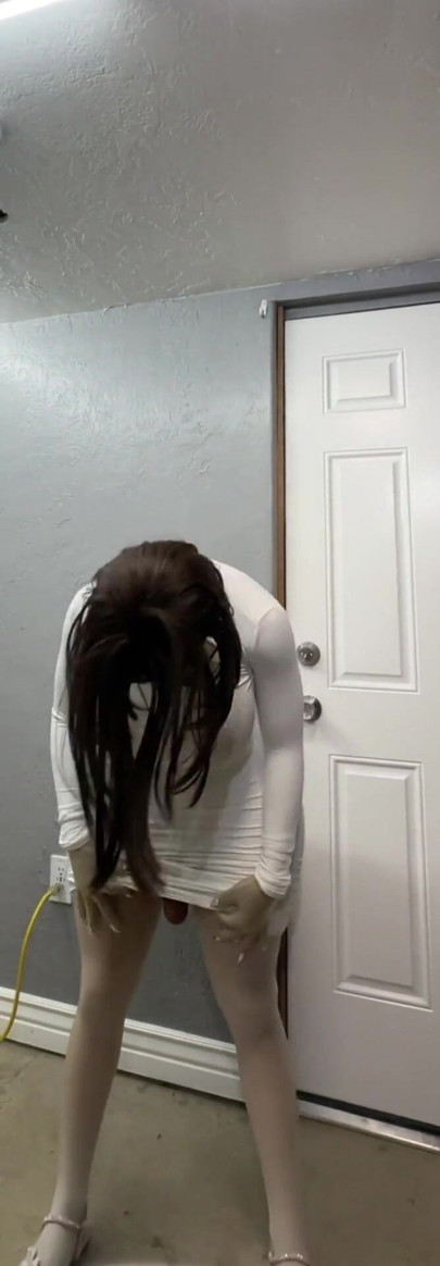 ارتداء فستاني الأبيض اللطيف | مقطع 1