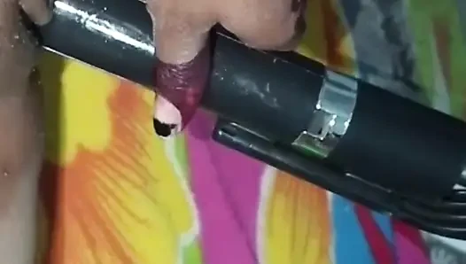 Adik tiriku masukin botol sprite ke dalam memeknya dan menguras spermanya?