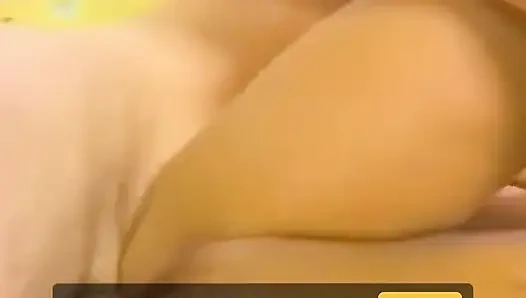Mia yang hampir cukup umur ngentot kontol sebelum dicrot di dalam