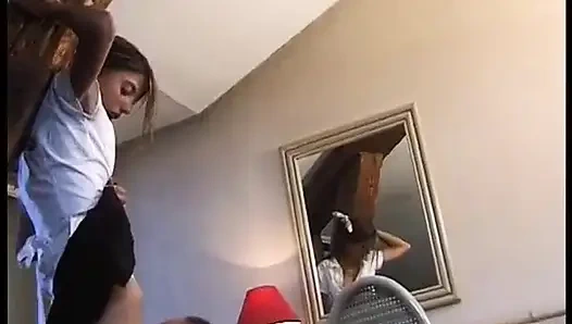 1,8-метровую горничную разбивают на двоих!