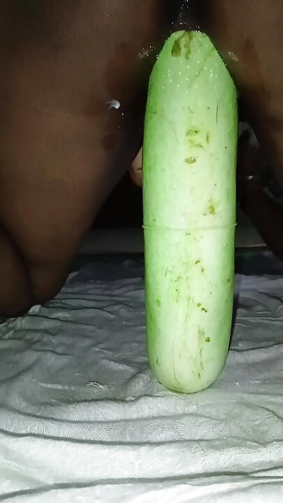 Bhabhi Ne bahut badi louki chut me dal diya