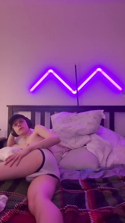 Horny twink plays with his cock for 10 minutes until he cums