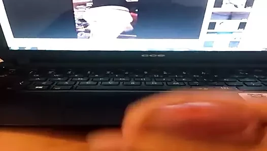 Safado Batendo Punheta vendo os videos da minha Loira