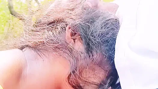 İpek teyze açık havada seks Telugu edepsiz konuşuyor.