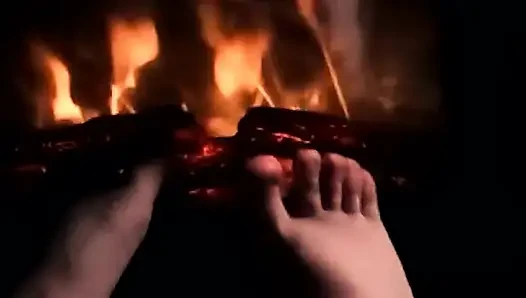 Aufwärmen meiner Füße, um ihnen einen schönen heißen Footjob zu geben, keine Kopfhörer erforderlich