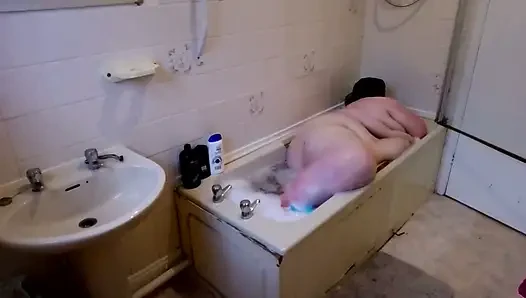 Sbbw mencoba mandi, bisakah dia bugar?