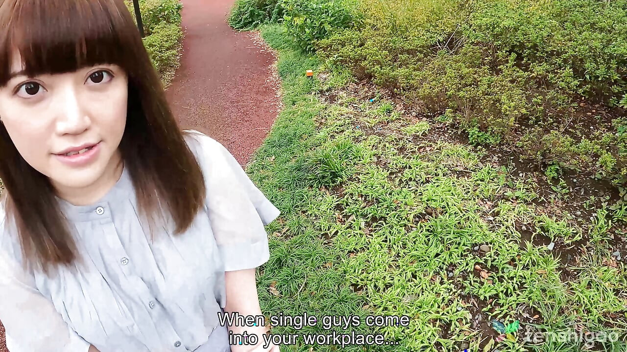 Nagisa Katagiri vende casas em Tóquio e agora é uma modelo amadora nua