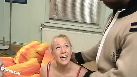 Genç Anna ilk büyük siyah yarak