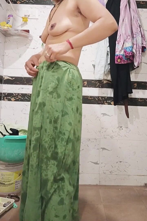 Priya Bhabi mare Hair Show