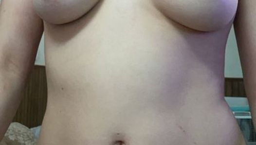 Scopando la figa stretta della mia ragazza sexy di 21 anni