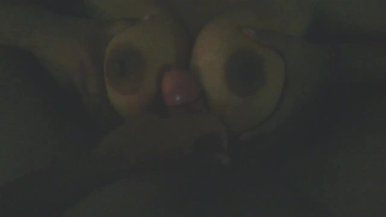 Boobjob by Engineer girl Priya ! The blessing to fuck her in hotel !