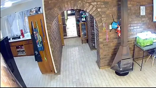 Kocamı sarışınla aldatırken yakaladım