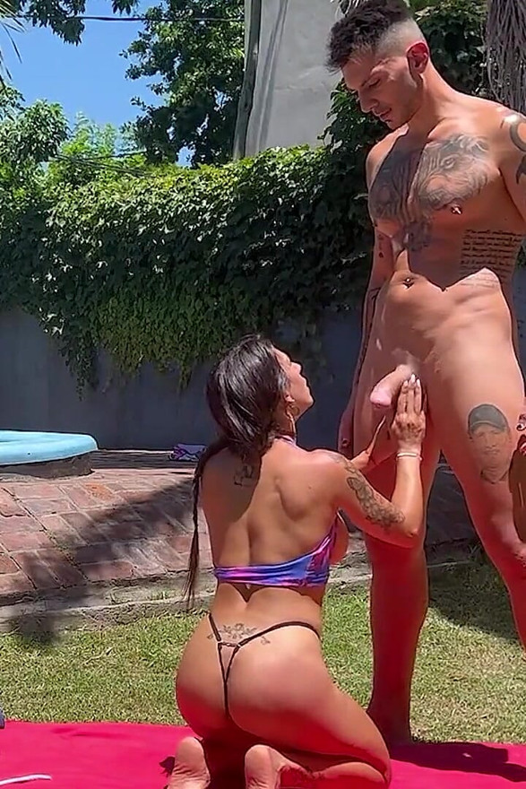 I Went to Clean Her Pool and Fucked Her While Her Husband Wasn't There