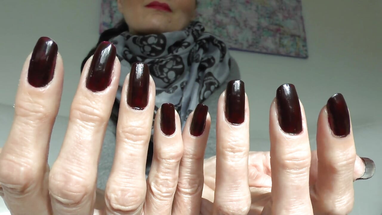 Dark Mysterious Fingernails Part 3, Lady Victoria Valente