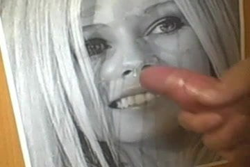 Avril tribute
