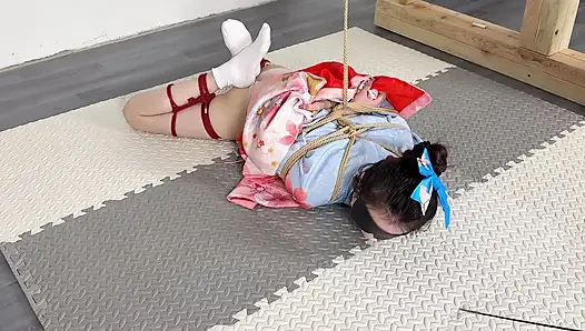 The Climax Version of Wearing a Kimono on a Sunny Day