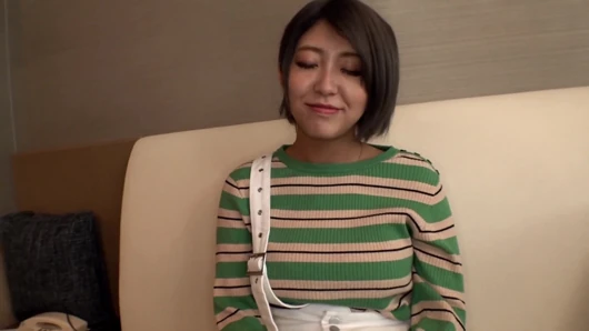 Bagian 1 di bawah kimononya adalah tubuh yang menggoda! Ceo yang nggak pernah puas ini nyepong kontol mentah-mentah! Telan sperma 4 kali langsung!