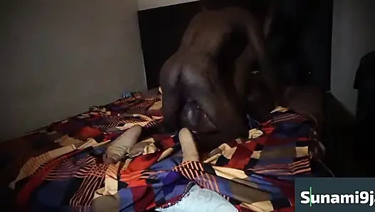 Она кричала над длинным хуем