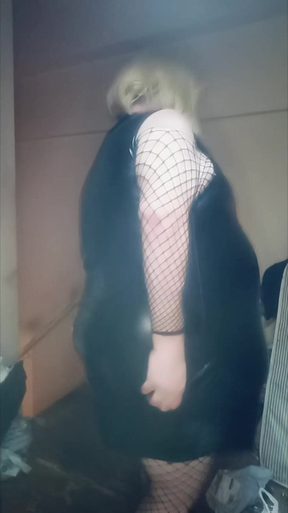 Showing off the outfit I'm wearing in some upcoming videos starting October 1st