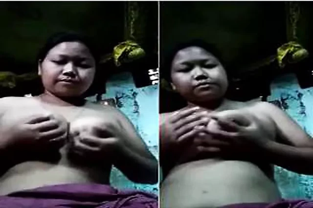 Today Exclusive-Horny Nepali Bhabhi Play With...