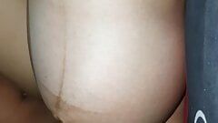 Мою беременную жену трахает мой большой член, сперма в индонезийском лучшем видео