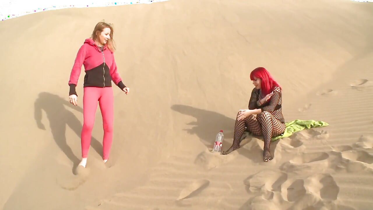 Lesbian Dunes Pony Riding Mega Extreme