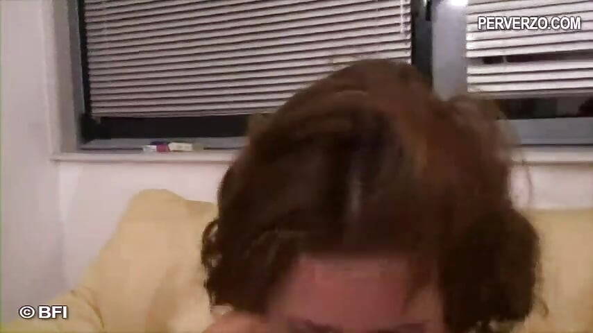 Marina recebe anal e fisting