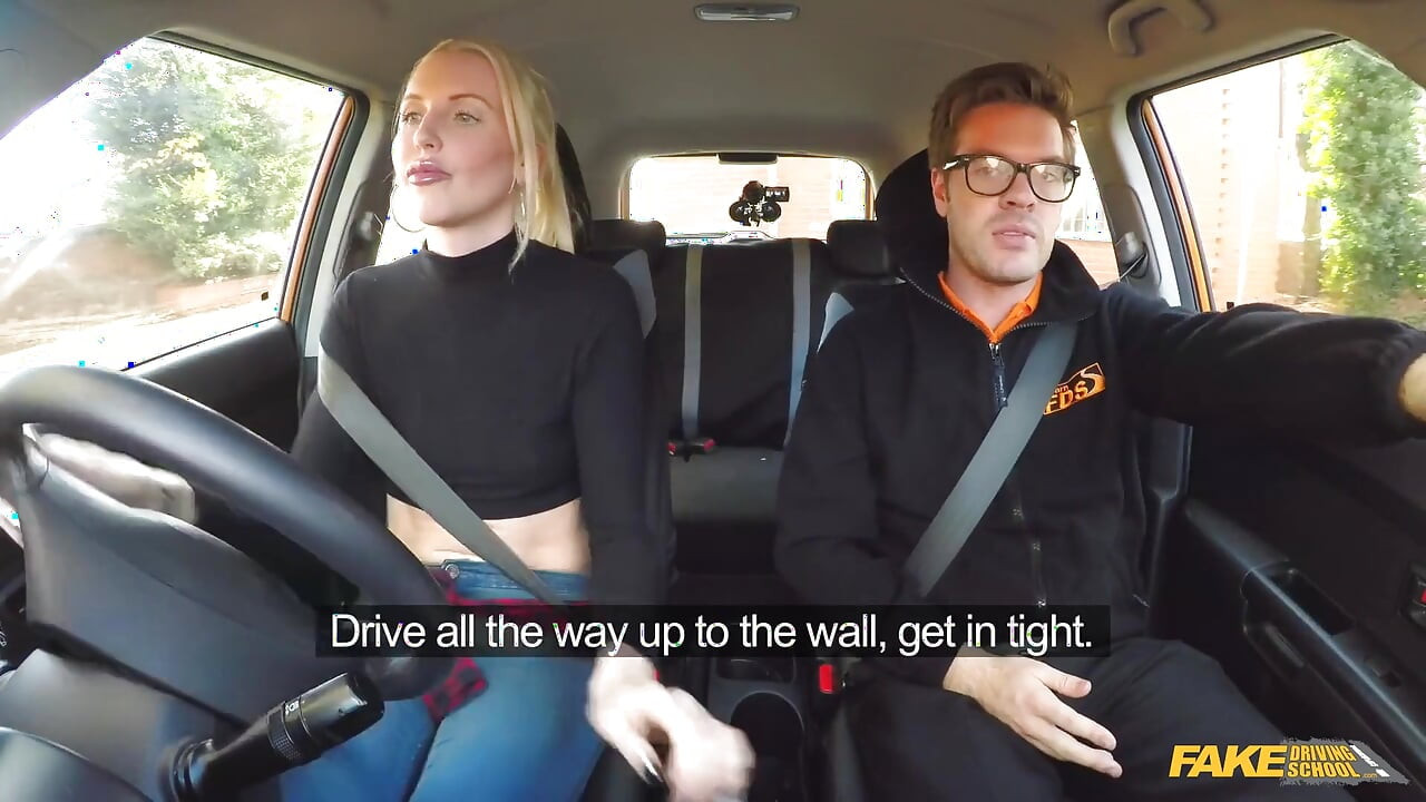 Fake Driving School - safada estudante motorista Lexi Lou faz garganta profunda no instrutor Ryan, recebe foda dura até ela gozar e gozar