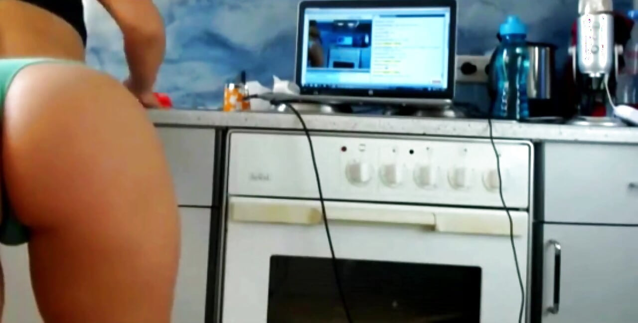 Menina sexydea esguichando na webcam ao vivo