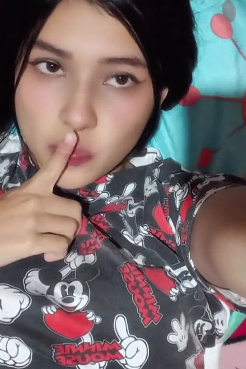 Βιντεοκλήση με τον φίλο του συζύγου μου ενώ δεν είναι σπίτι