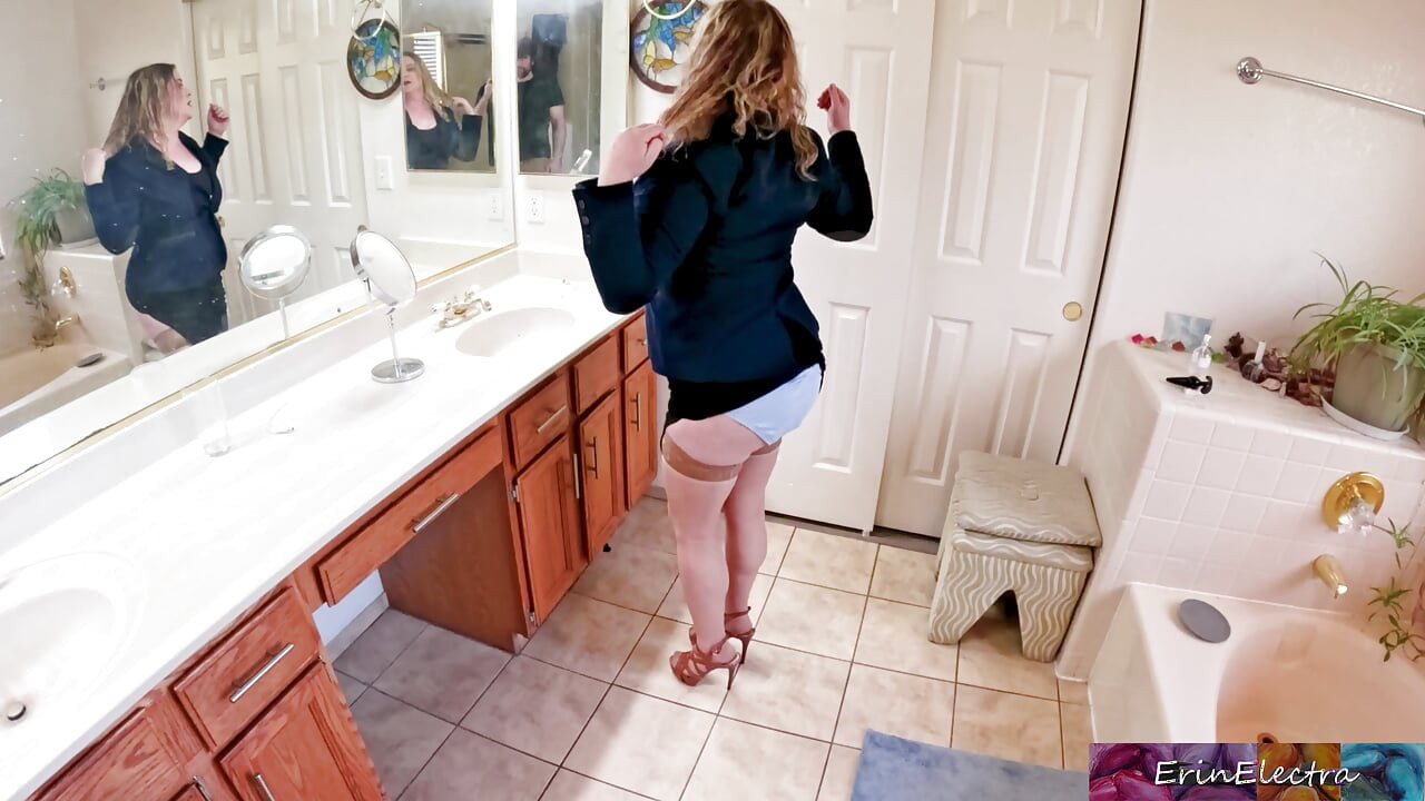 Stepmom can't stop thinking about anal