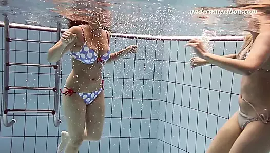 Busty underwater babes Iva Brizgina and Paulinka