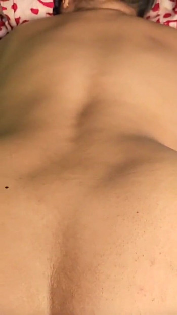 Momento accattivante da "Video di sesso indiano tu matrigna che scopa StepSon e sborra nella figa pelosa di una milf"