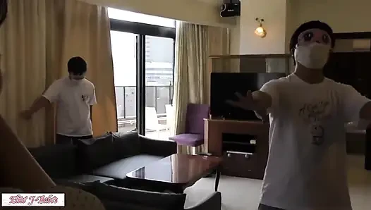 Playful Games Turn Into Close Moments, Sharing a Lighthearted yet Intimate Fan Encounter 2nd