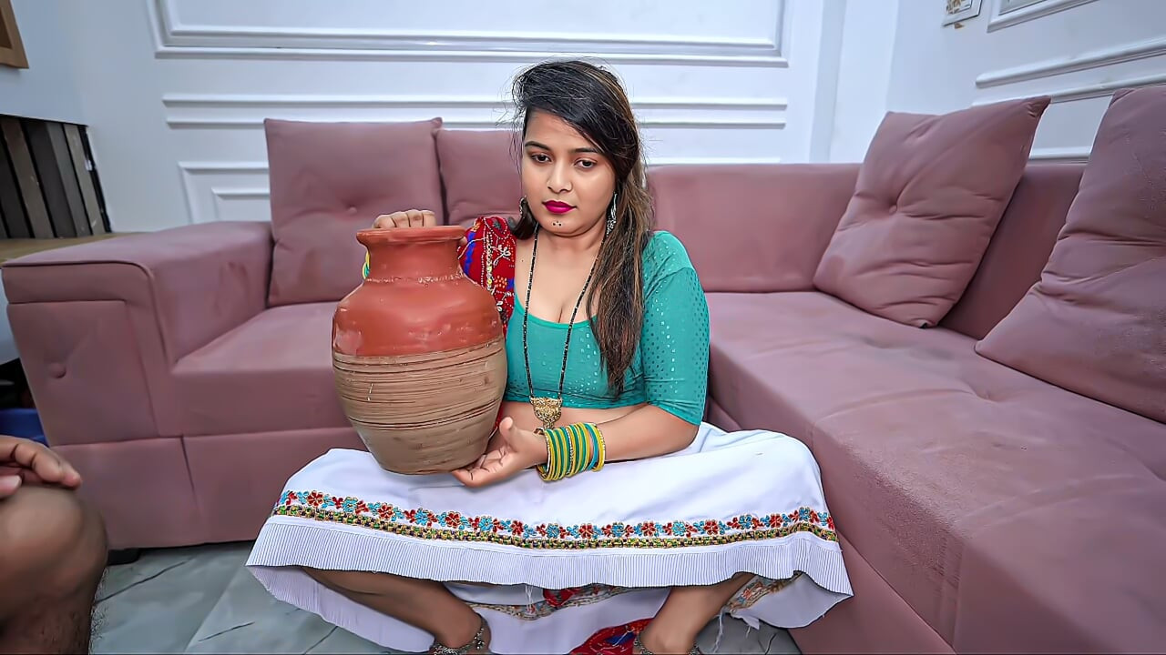 Indische asiatin, frisch verheiratet, bahu, zufällig hardcore von Tharki sasurji-sasur bahu sexvideo gefickt.