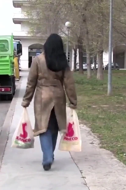 Grocery shopping milf gets picked up and led to nature for passionate anal pounding