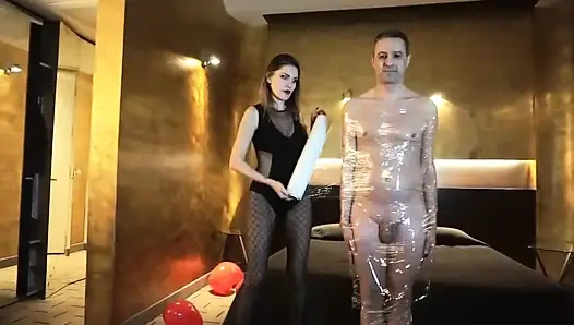 Kadın egemenliği kız kölesini kasete esarete sokuyor