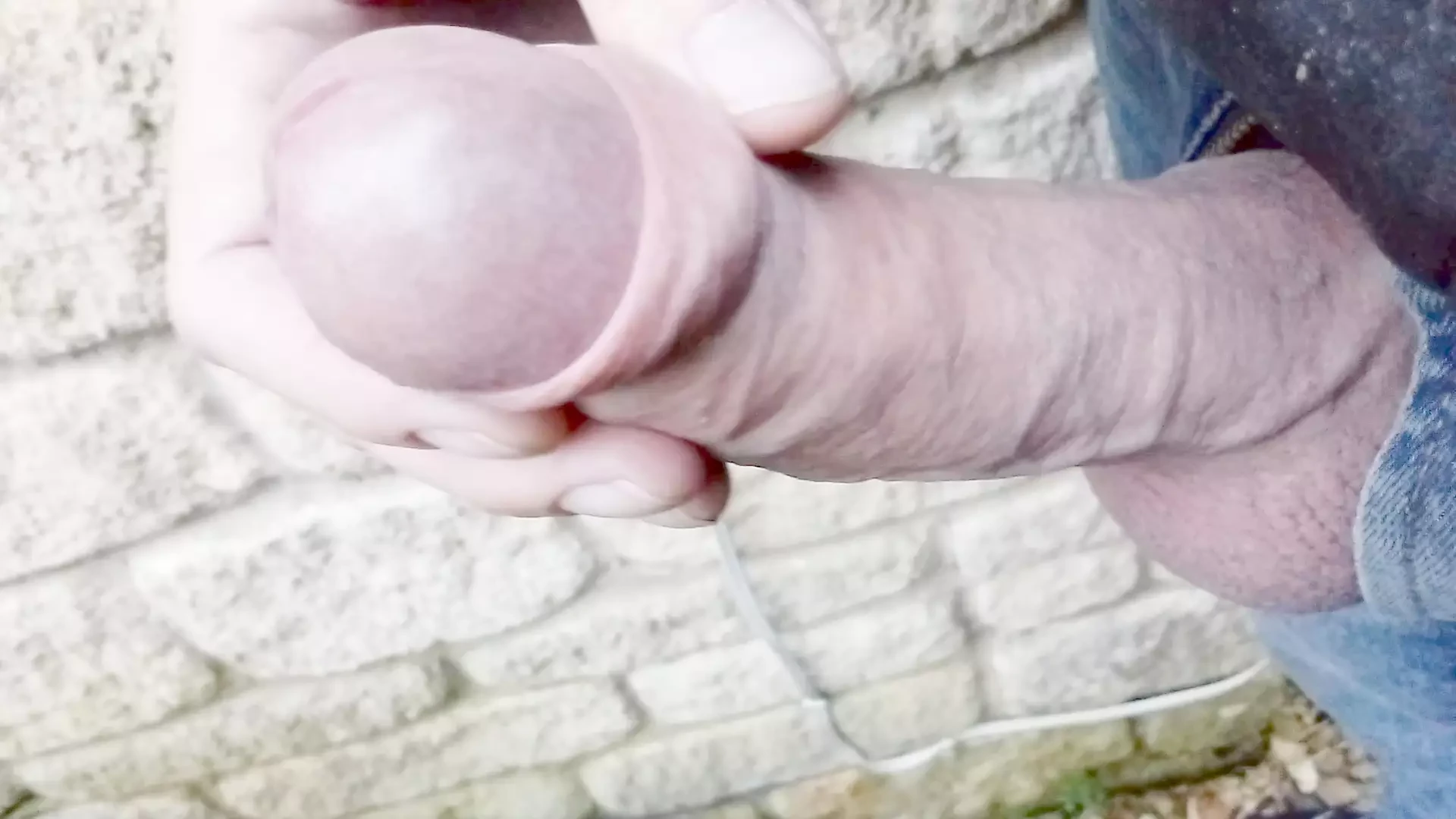 Izbliza cumshot na otvorenom nakon edginga - rokard tata