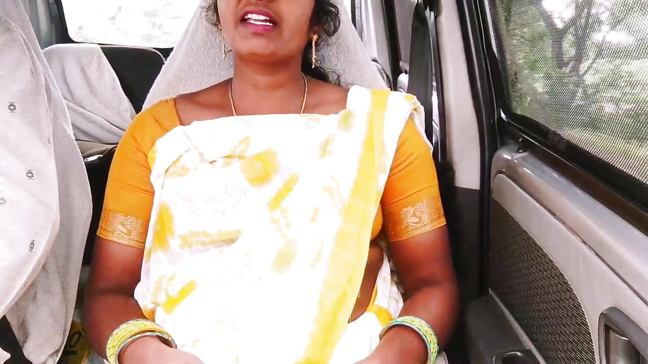 Pembantu India di dalam mobil sambil ngomong jorok.