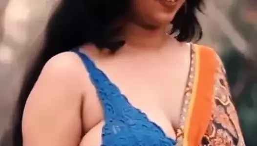 Indyjska ciocia bigboobs