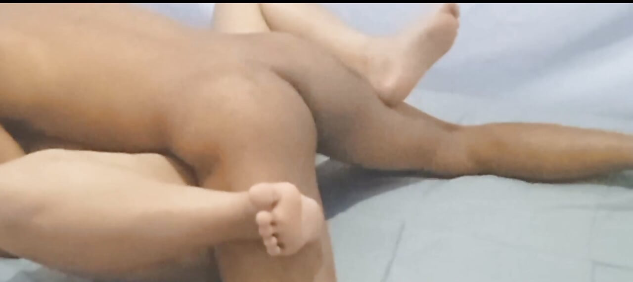 A guest suddenly enters the room and is naked