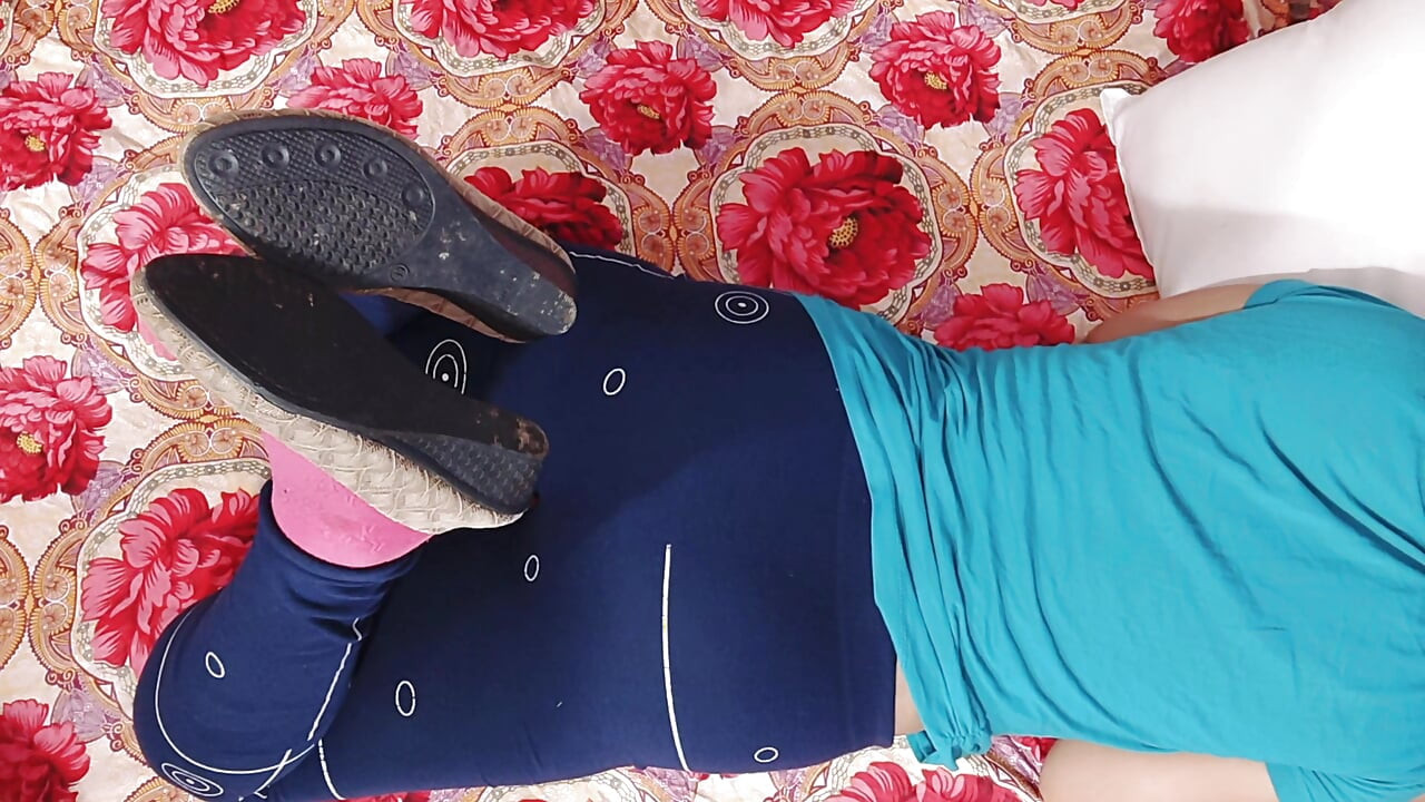 哦，我的天啊，你喜欢我脱衣服的美味阴户