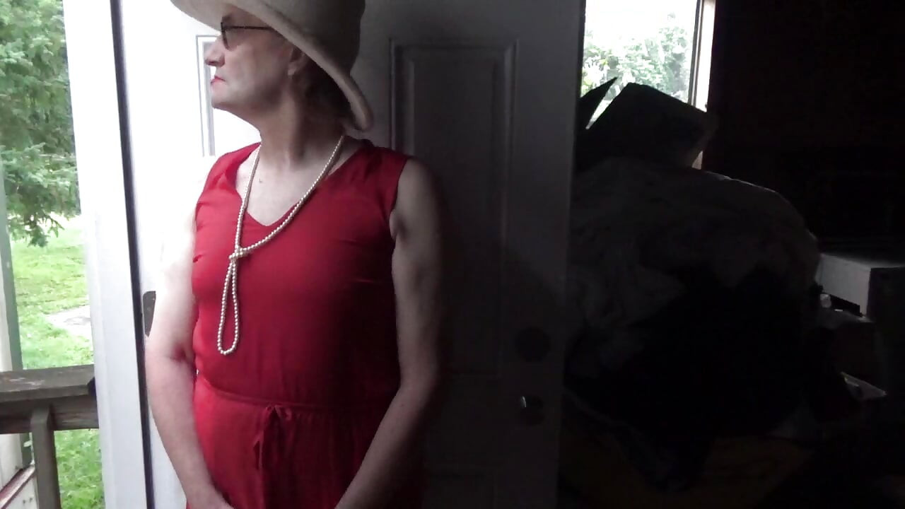 Ladyboy in garage. Serge Ave-Lusin. 2026j