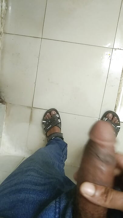 I went to the office bathroom and hit my hand at noon