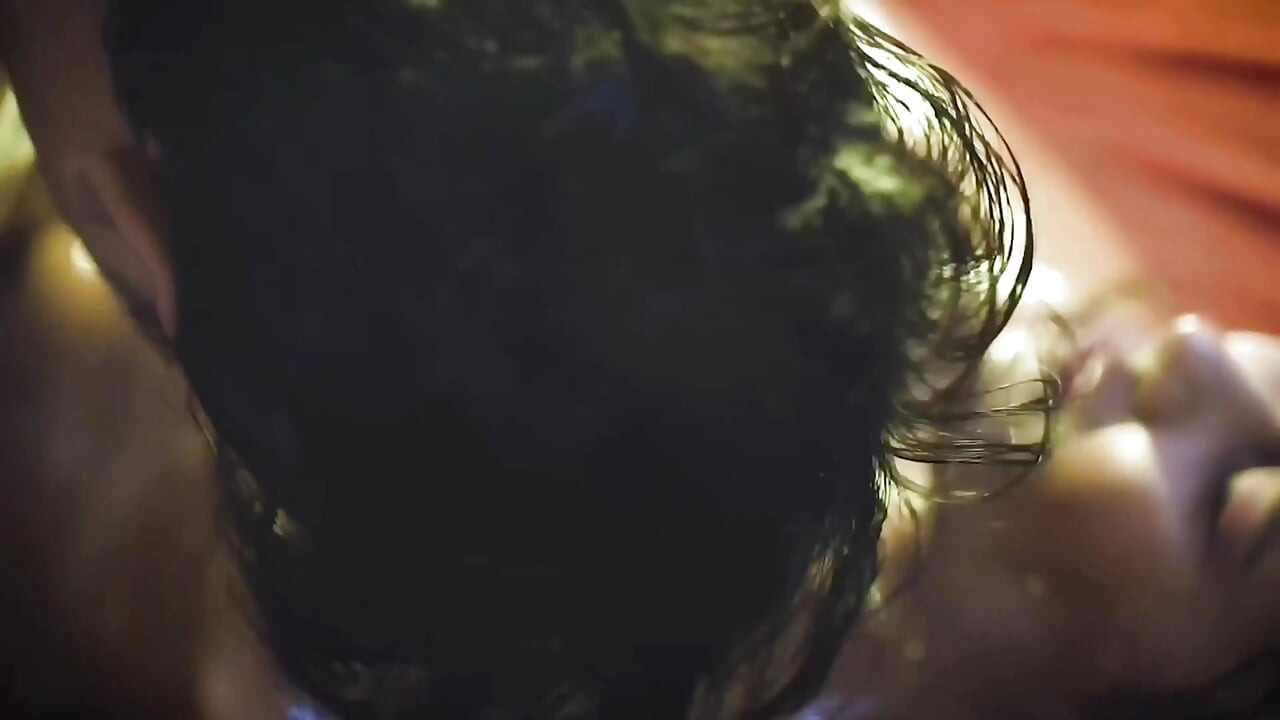 Sauteli beti se Tel laga ke massage karwaya phir patak ke chod diya