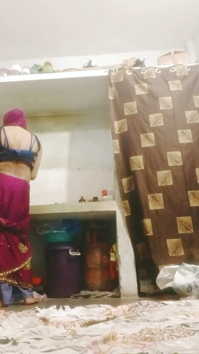 Urvashi Rani saree phnke masti krte krte apne devar ke sath